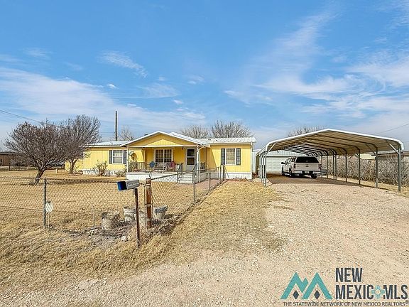 2nd image of 904 W De Baca St