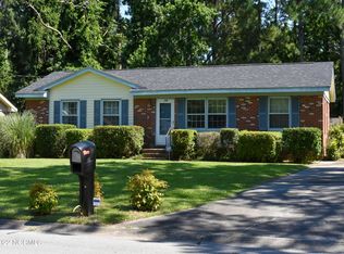 706 Dennis Rd, Jacksonville, NC 28546