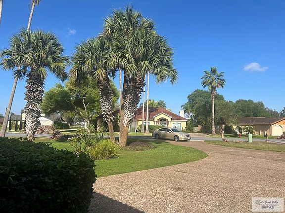 2nd image of 704 De Leon Ave