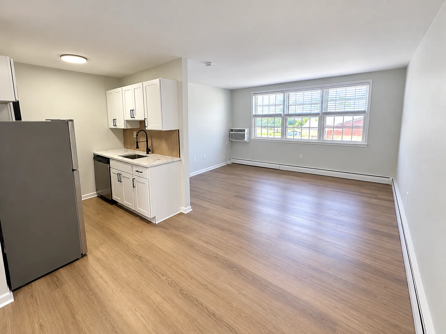 East Browning Apts — Photo 2