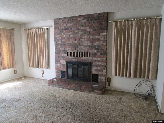 3rd image of 822 Galena Ct