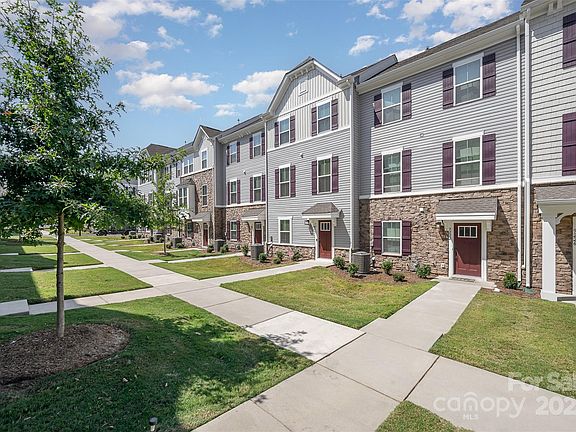 3rd image of 9218 Mallard Mills Dr
