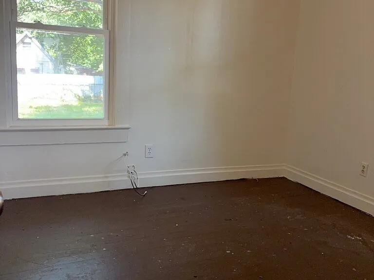 313 G St — Photo 10
