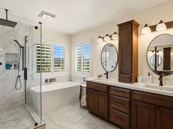 219 W ENSUENO Street, Gilbert, AZ 85233