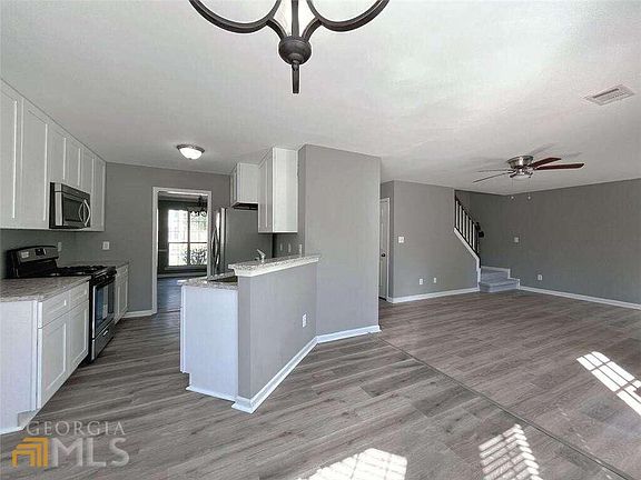 2nd image of 2832 Weston Brook Ln