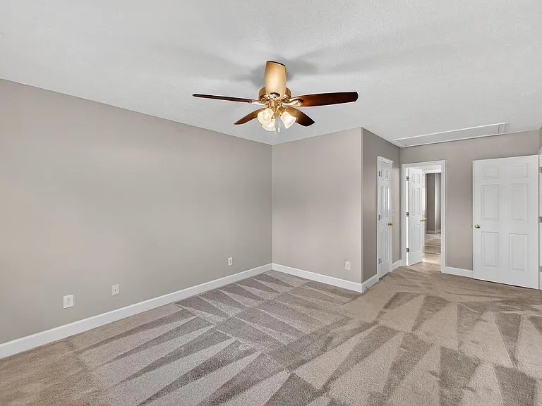 205 Club Villa Dr W — Photo 28