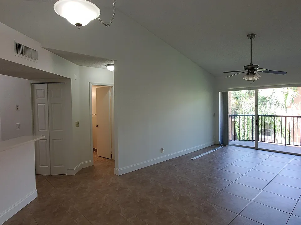 8721 Wiles Rd #302