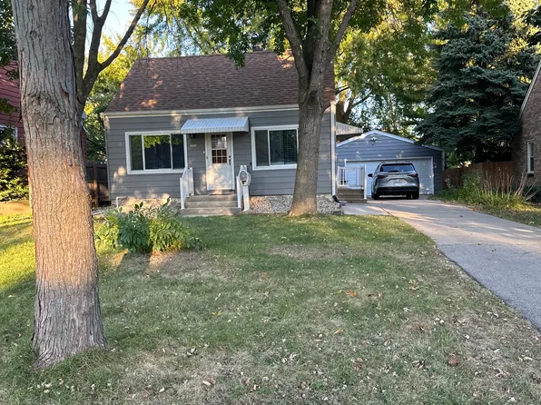3530 S 47th St, Greenfield, WI 53220