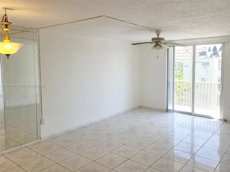 1700 NE 191st St #402 — Photo 6