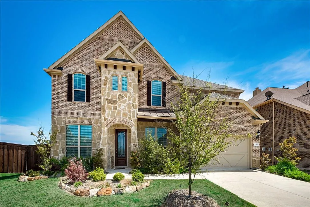 6 bed, 4021 sqft, $3,800 — Photo 1
