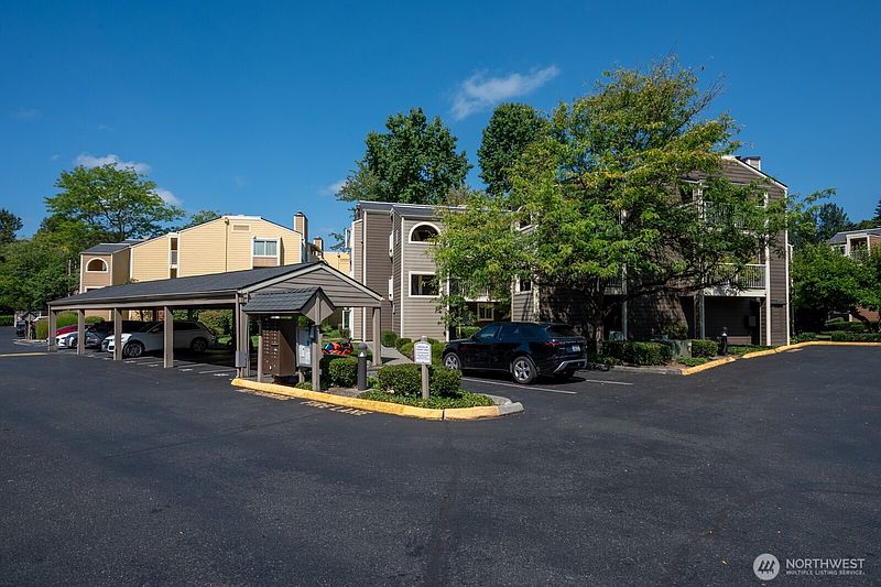 3rd image of 7350 W Lake Sammamish Parkway #3-302