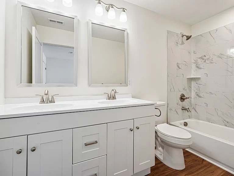 711 Gerard St #A — Photo 7