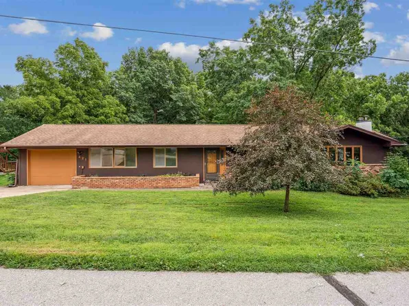 421 Pleasant View Dr NE, Solon, IA 52333
