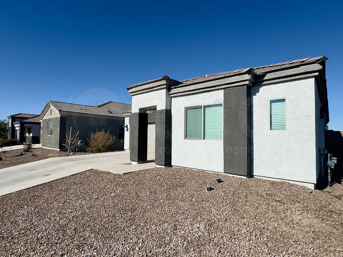 4 bed, 2.0 bath, 1760 sqft, $1,880 — Photo 4