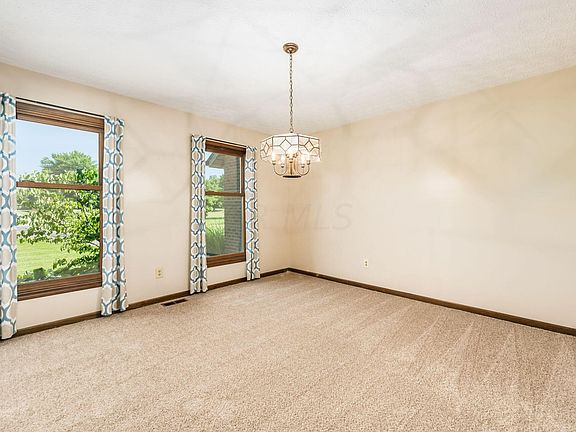 4th image of 50 Amanda Dr