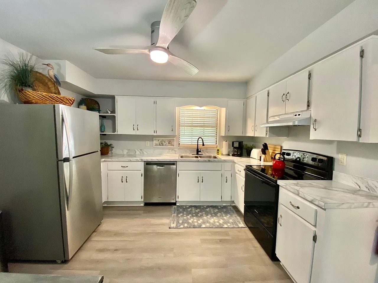 1 bed, 700 sqft, $1,300 — Photo 4