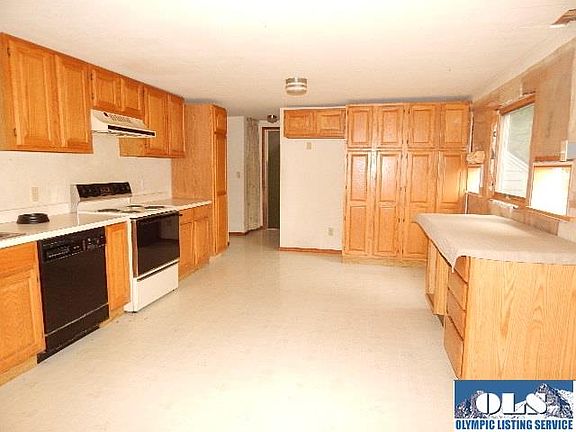 3rd image of 905 E Willow Ave