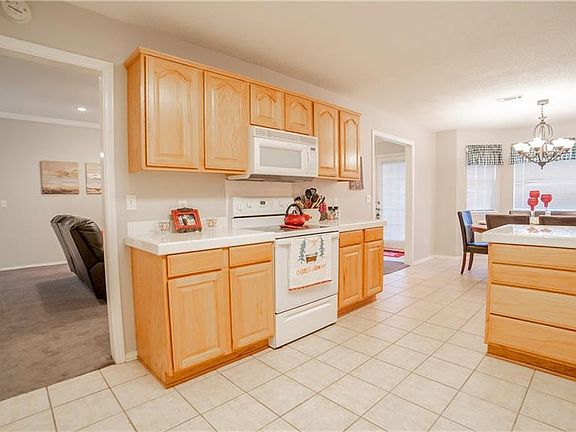 5th image of 408 W Tanner Dr