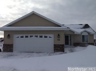 713 W 8th St, Litchfield, MN 55355