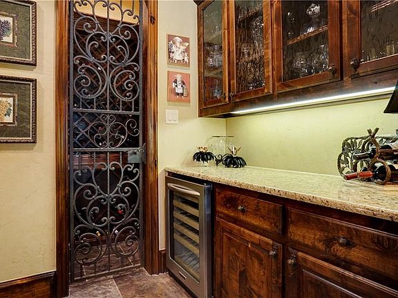 5th image of 1617 Wicklow Ln