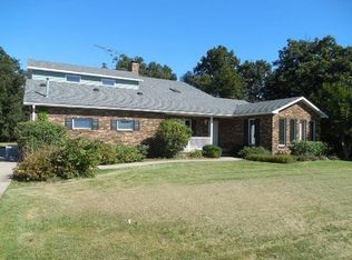 4508 Hillcrest Ln, Sterling, IL 61081