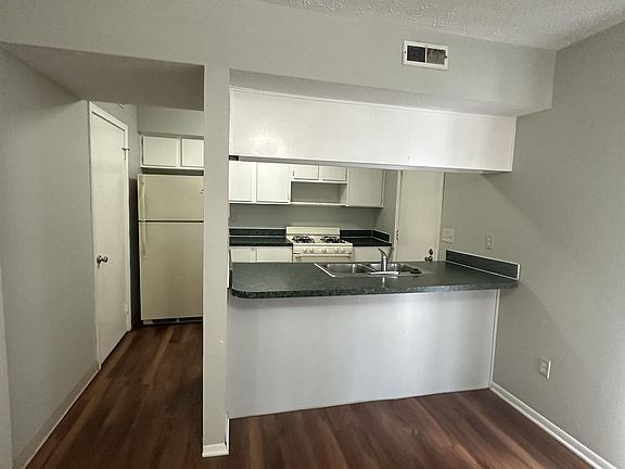 3rd image of 314 Northgate Ct #314