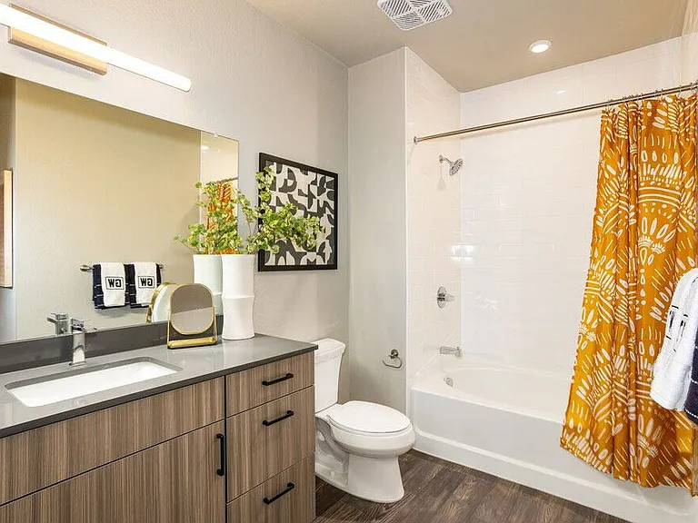 GW Apartments — Photo 7