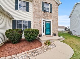 23 Breckenwood Ct, Bloomington, IL 61704