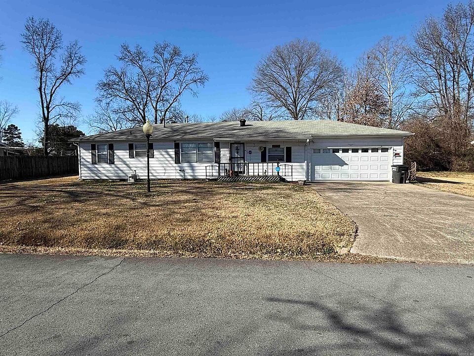 1st image of 108 Laurel St