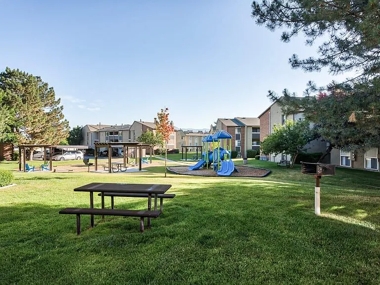 Cherry Creek Apartments — Photo 19