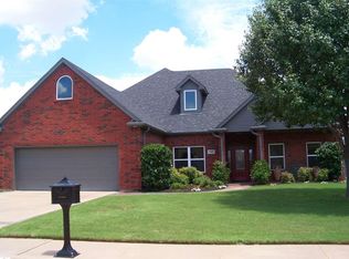 1009 Corbin Dr, Burkburnett, TX 76354