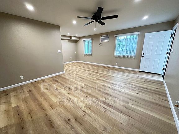 3rd image of 8113 Cypress Ave #B