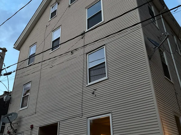 10 Howard St #1, Salem, MA 01970