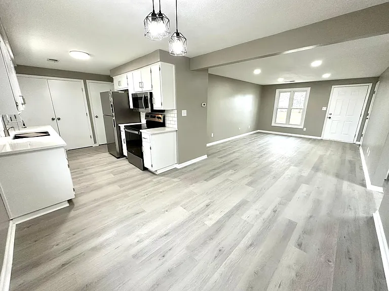 4128 Alhambra Dr — Photo 14