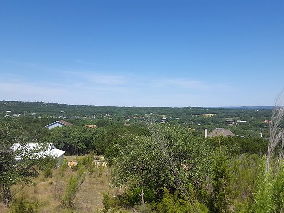 4th image of 404 Rogart Dr