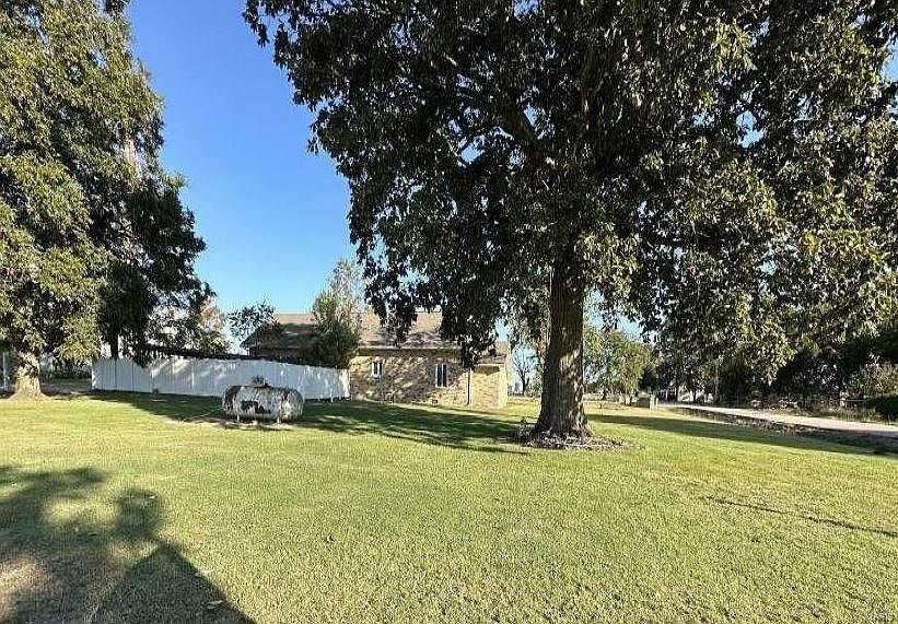 2nd image of 2537 County Road 675