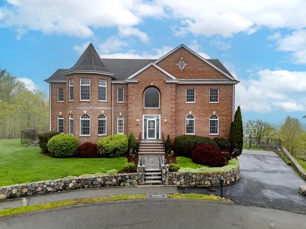 47 Birch Pond Dr, Saugus, MA 01906