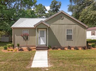 110 E Maple Ave, Geneva, AL 36340