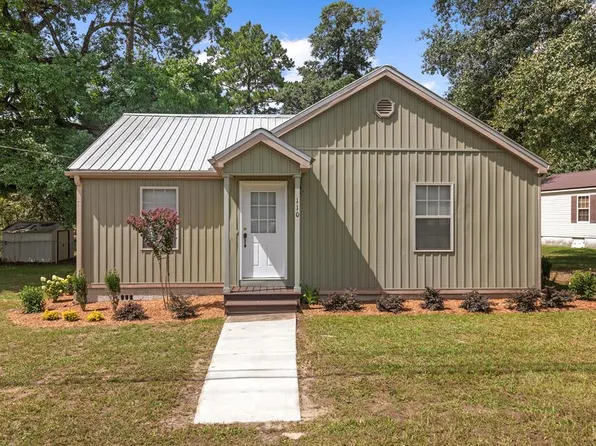 110 E Maple Ave, Geneva, AL 36340