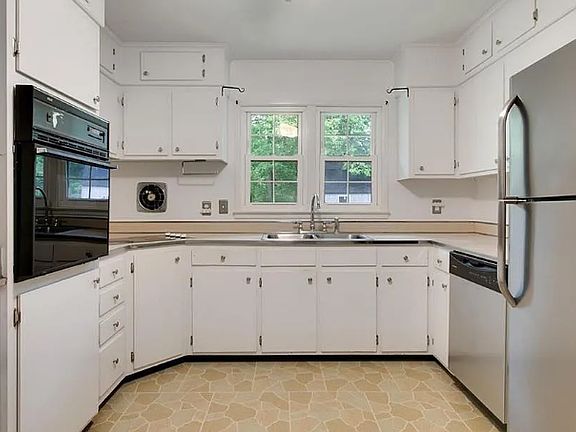 2nd image of 238 Thomas Nelson Ln