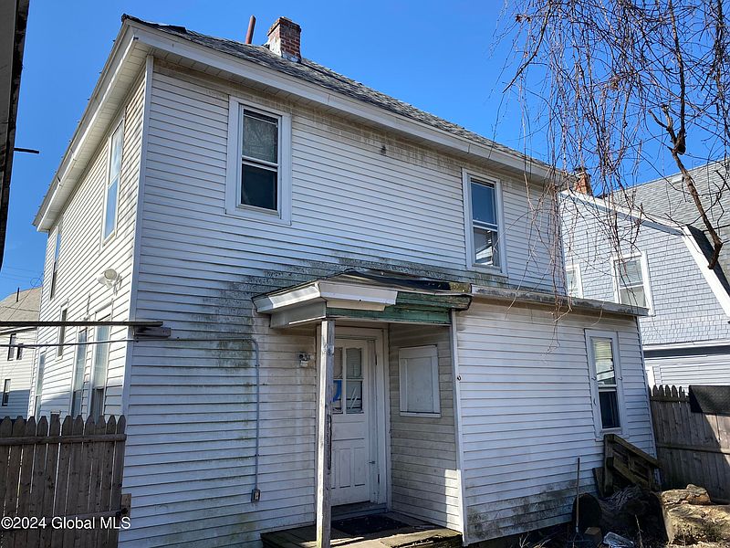 3rd image of 1017 Forest Road