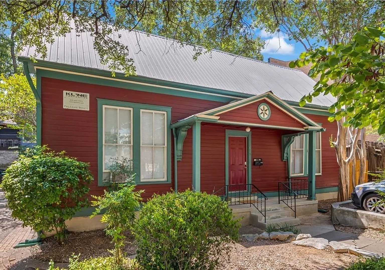 209 E. 31st St - Walking distance to UT free standing house with a yard — Photo 1