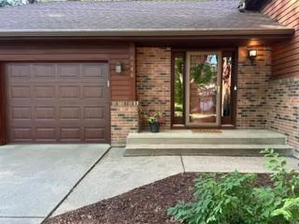8648 Park Ave, Saint Bonifacius, MN 55375