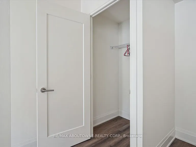 509 Dundas St W #103 — Photo 19