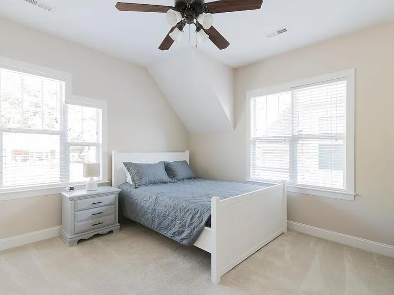 313 Woodvale Pl — Photo 17