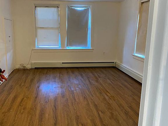 4th image of 811 Howard Ave APT 2