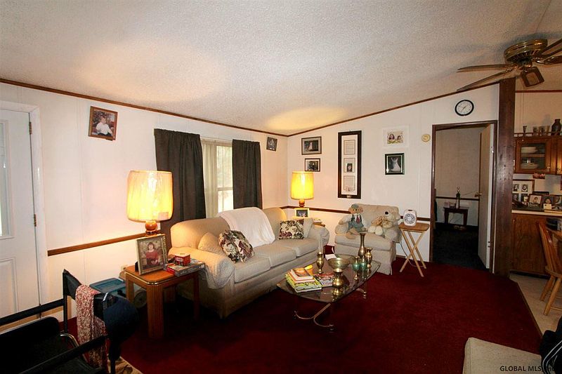 3rd image of 143 MANORKILL Road