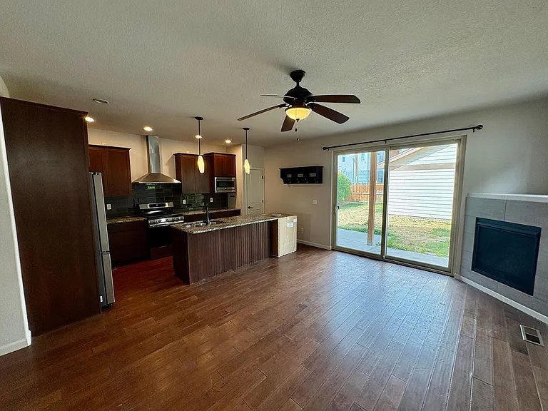 3489 Ash St — Photo 8