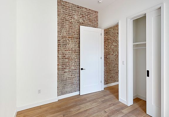 4th image of 166 W 121st St #1F