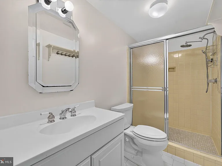 6443 Walters Woods Dr — Photo 48
